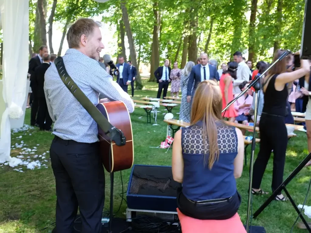 Mariage avec sono en extérieur