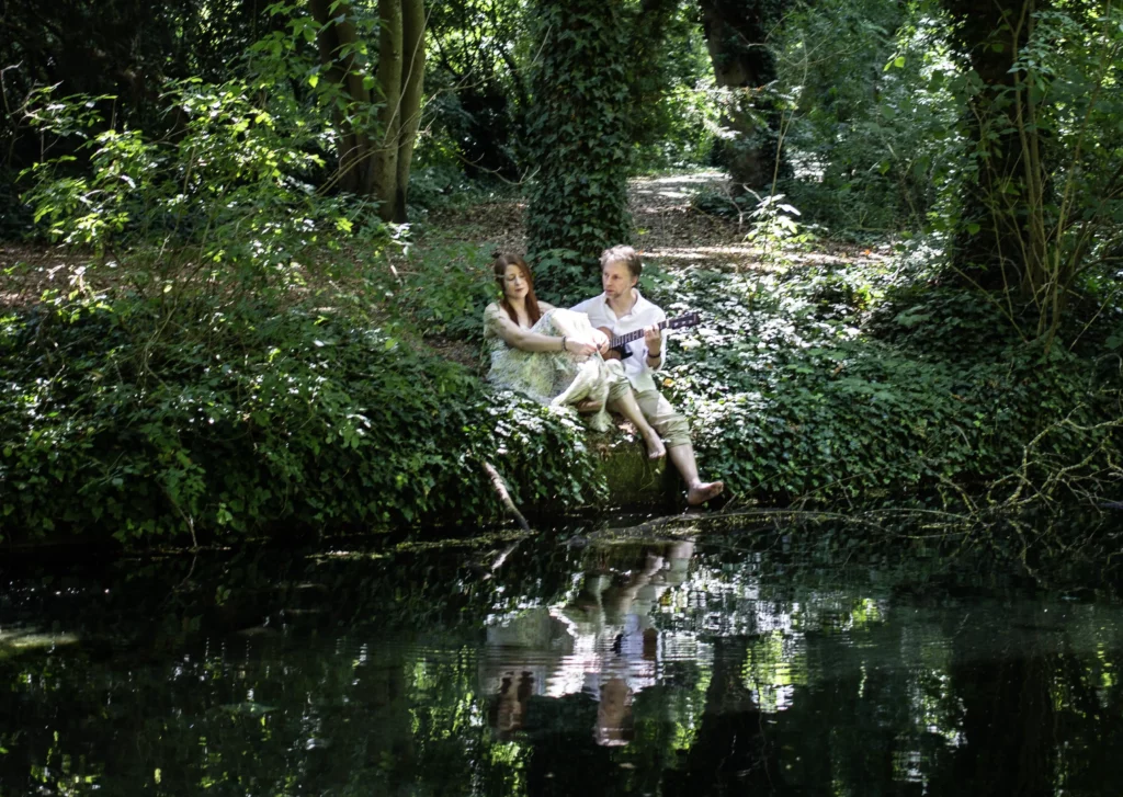 Musique romantique au bord de l'eau